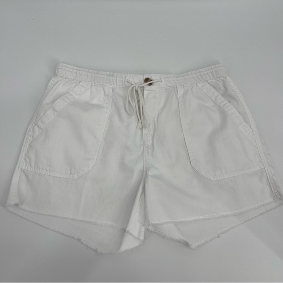 White Cargo Shorts Frayed Edge Utility Coastal Chic Beachy Effortless Vacation - Picture 11 of 11